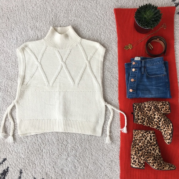 Madewell Sweaters - NWOT Madewell: White Sweater Vest